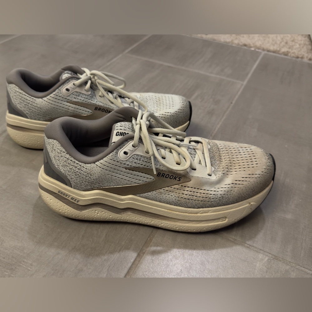 Brooks Ghost Max 2 M8